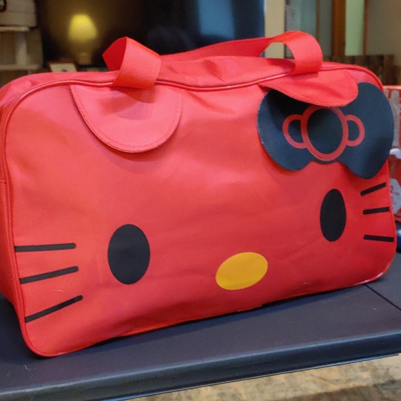 🆕Hello Kitty Large Duffle. - Picture 7 of 7